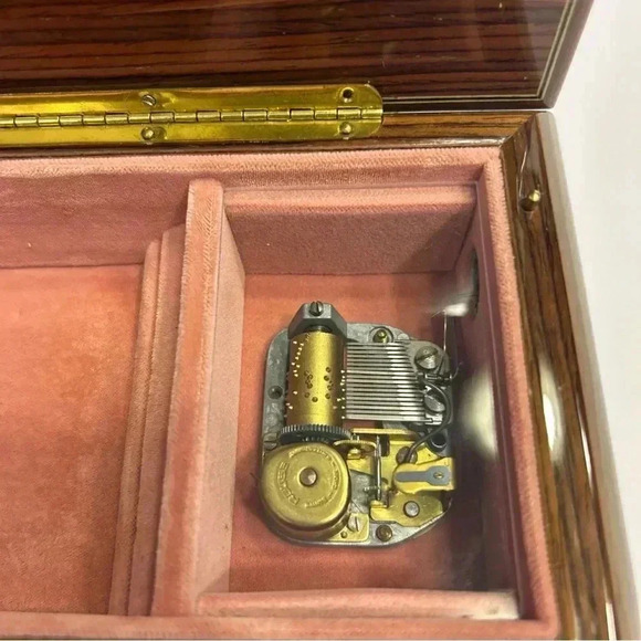 Vintage Reuge Musical Jewelry Box Made In Italy “send In The Clowns” Tested Work - Picture 4 of 12